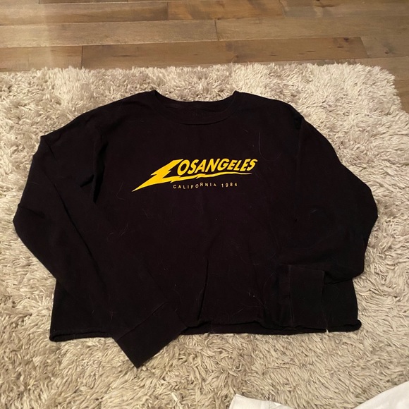 Brandy Melville Los angels and monkey island tops - Picture 3 of 4